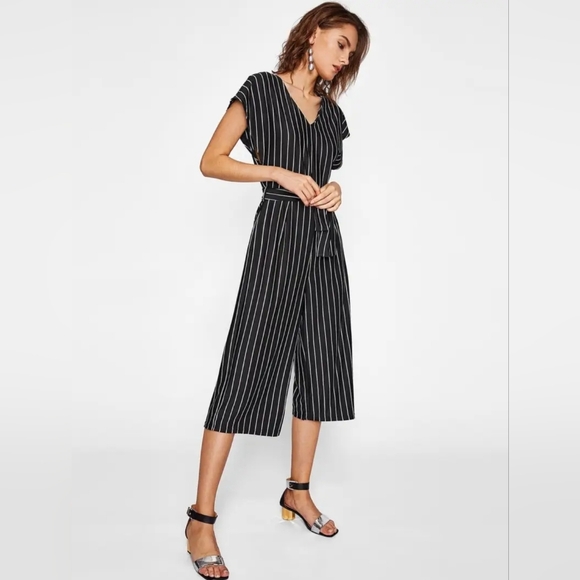 Batwing Short Sleeves V Neck Pinstripe Tie-Waist Jumpsuit, BLACK, SZ: S ~ NEW - Picture 2 of 7